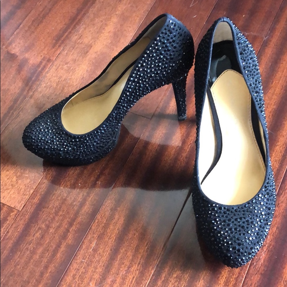 Gianni bini black on black studded heels